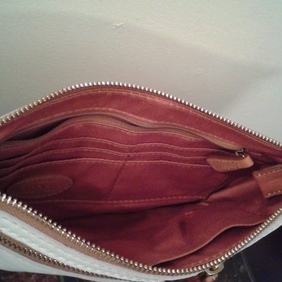 FOSSIL CROSSBODY BAG/PURSE - Picture 4 of 4